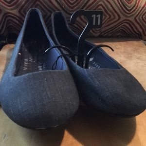 Pair size 11 shoes flats blue jean texture
